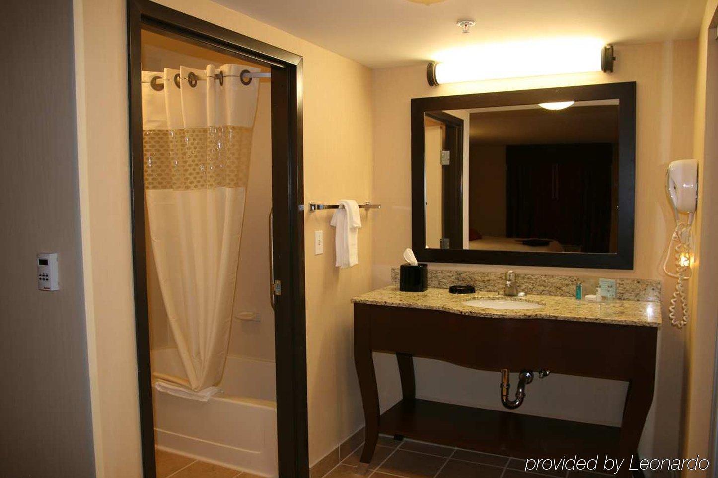 Hampton Inn & Suites New Castle, Pa Habitación foto